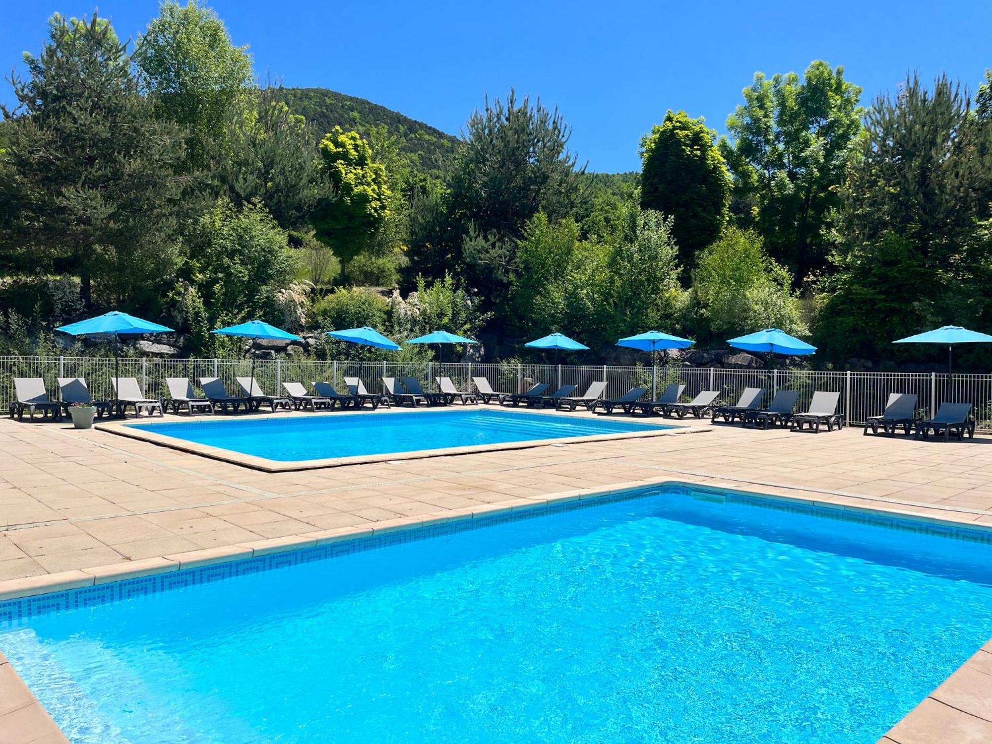 Village De Chalets Et Camping La Pierre De L'Aigle La Breole Ngoại thất bức ảnh
